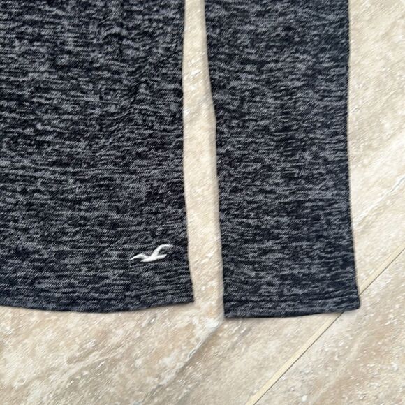 Hollister heathered black and white soft top - size M - Picture 2 of 5
